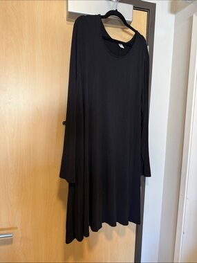 Old Navy - Black Long Sleeve Swing Dress